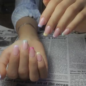 کاشت ناخن در مشهد | کاشت ژل، پودر، لمینت و ژلیش ناخن