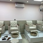 استخدام ناخن کار حرفه ای در پونک تهران | مجموعه زیبایی سوآن